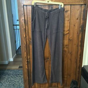 BAREFOOT DREAMS
Cozychic Ultra Lite Lounge Pants, Size M